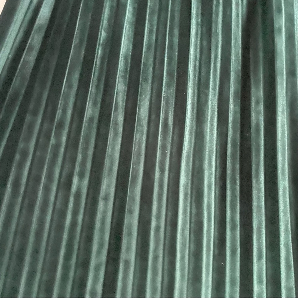 ASOS Emerald Green Velvet Pleated Midi Skirt - Picture 4 of 5